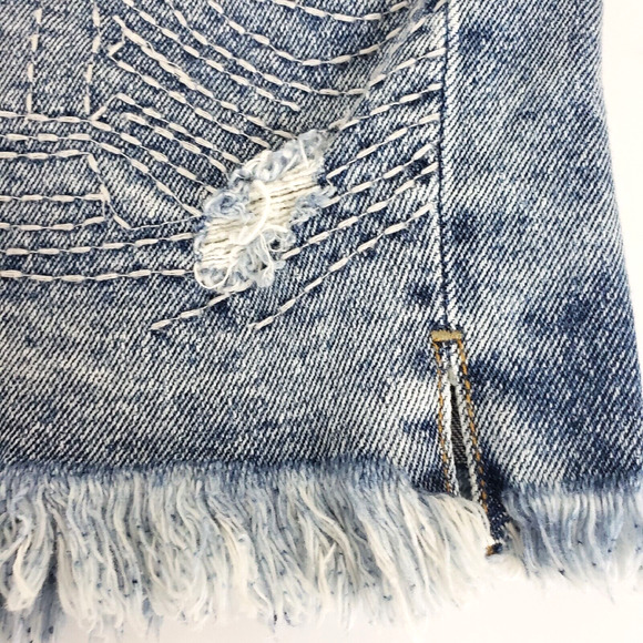 NEW!! Hale Bella SIZE 28 Embroidered High Rise Denim Jean Shorts Blue Festival - Picture 3 of 12
